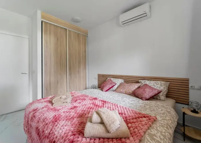 Apartament Casa Rosa At Parrot At Carihuela Torremolinos