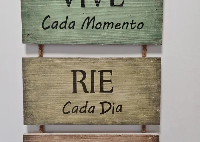 Casa Rosa At Parrot At Carihuela *